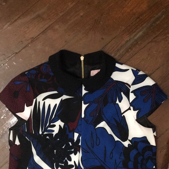 Avanna Woodblock Leaf Shift Dress - Picture 2 of 8